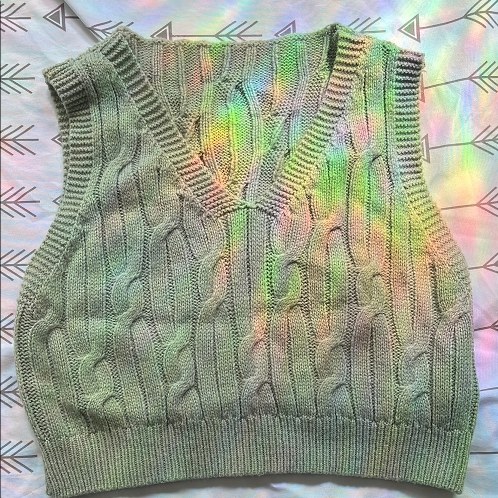 Cable Knit Sleeveless Sweater Vest
